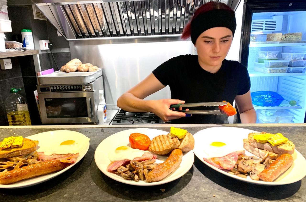 Blas At Fronlas Cafe - The Heart Of Newport 纽波特 外观 照片