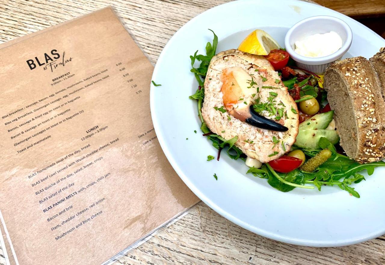 Blas At Fronlas Cafe - The Heart Of Newport 纽波特 外观 照片